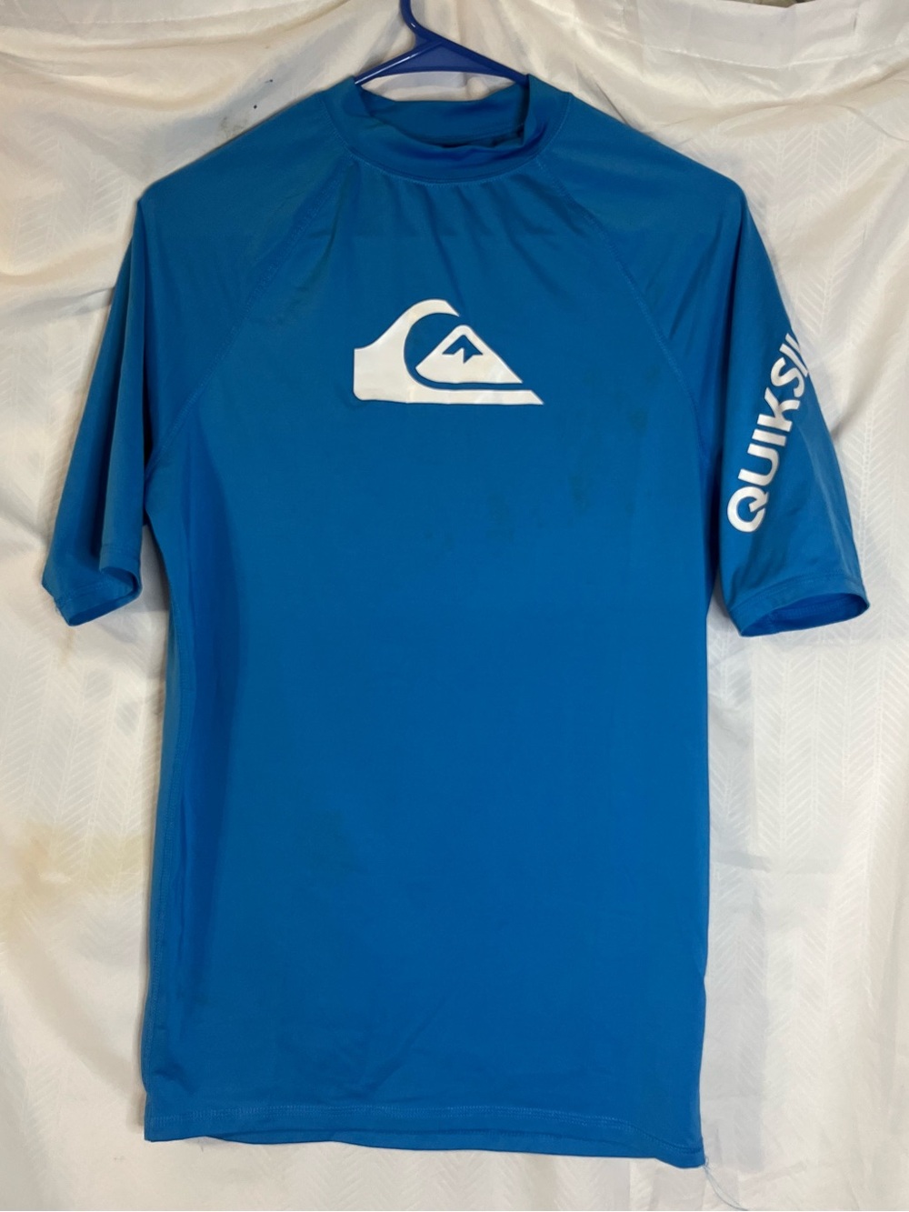 Quiksilver Men’s Blue Short-Sleeve Rash Guard with White Logo Surf Shirt M